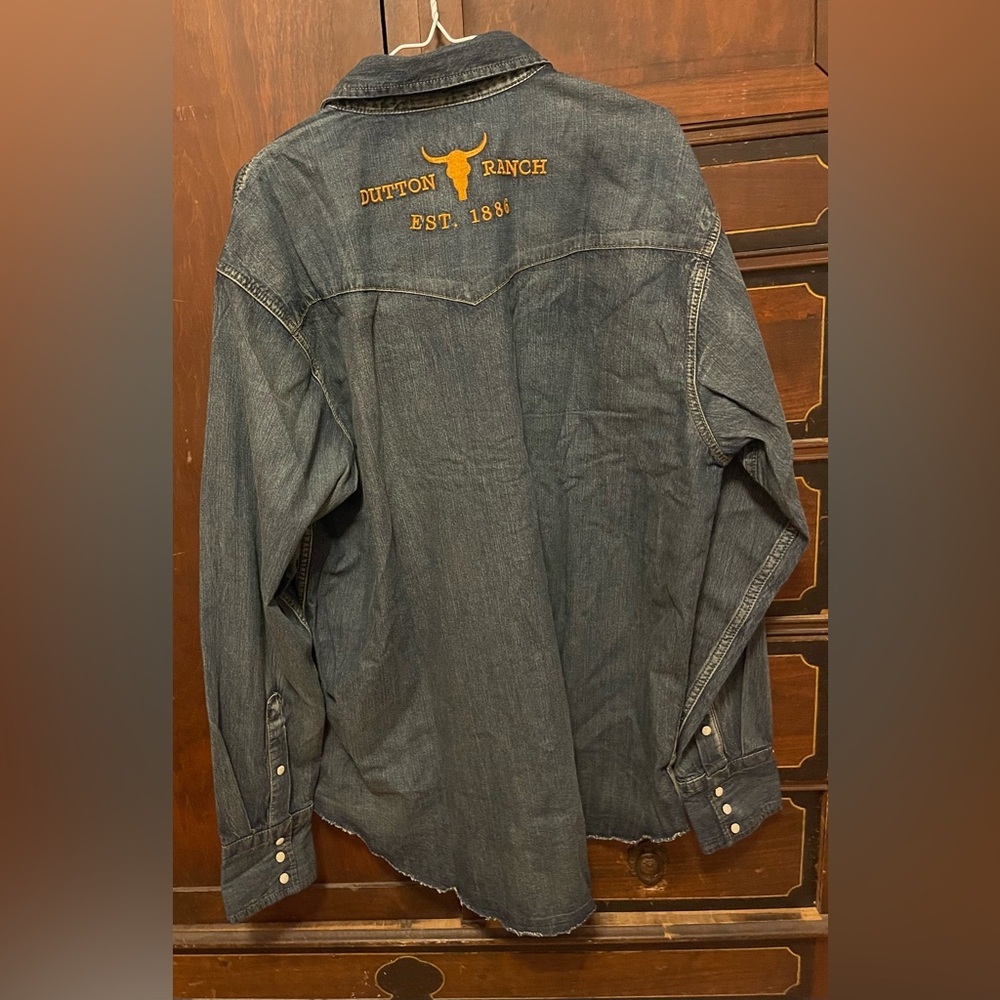 Yellowstone Dutton Ranch Men's Denim Shirt - Picture 3 of 6